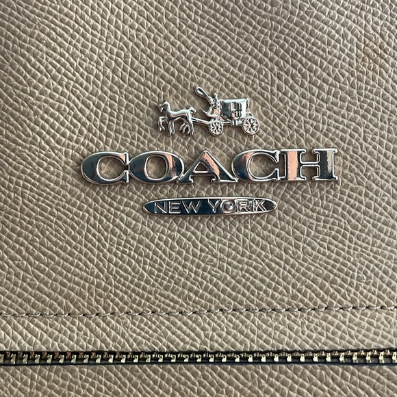 Coach tan leather tote with gold hardware & chain - Picture 2 of 11